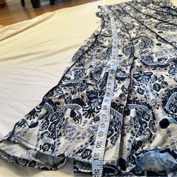 Haani blue and White Paisley Maxi Dress - Picture 12 of 13